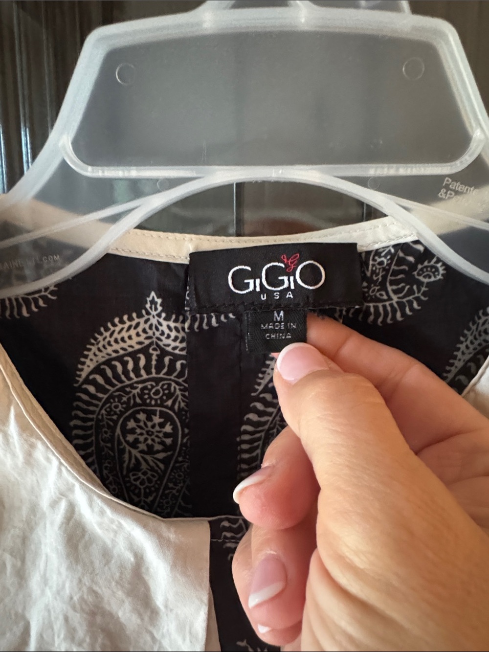 Gigio Dark Navy Paisley Puff-Sleeve Top with off White Scalloped Collar - Picture 2 of 5
